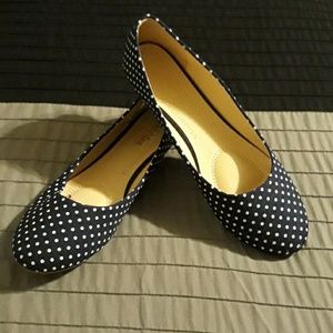 Polka dot flats